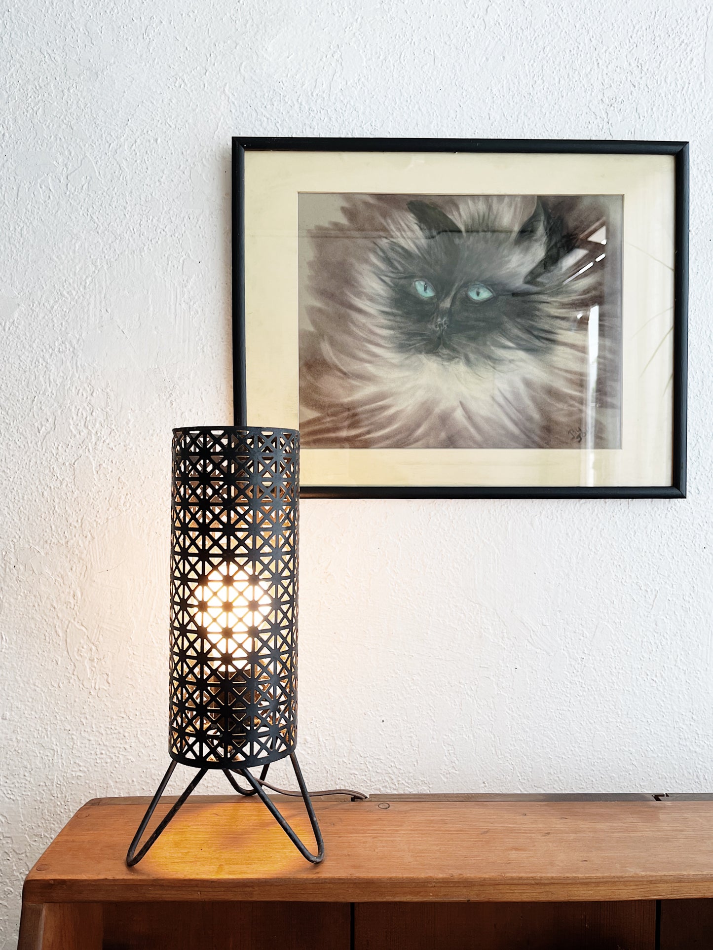 Mid Century Mesh Lamp