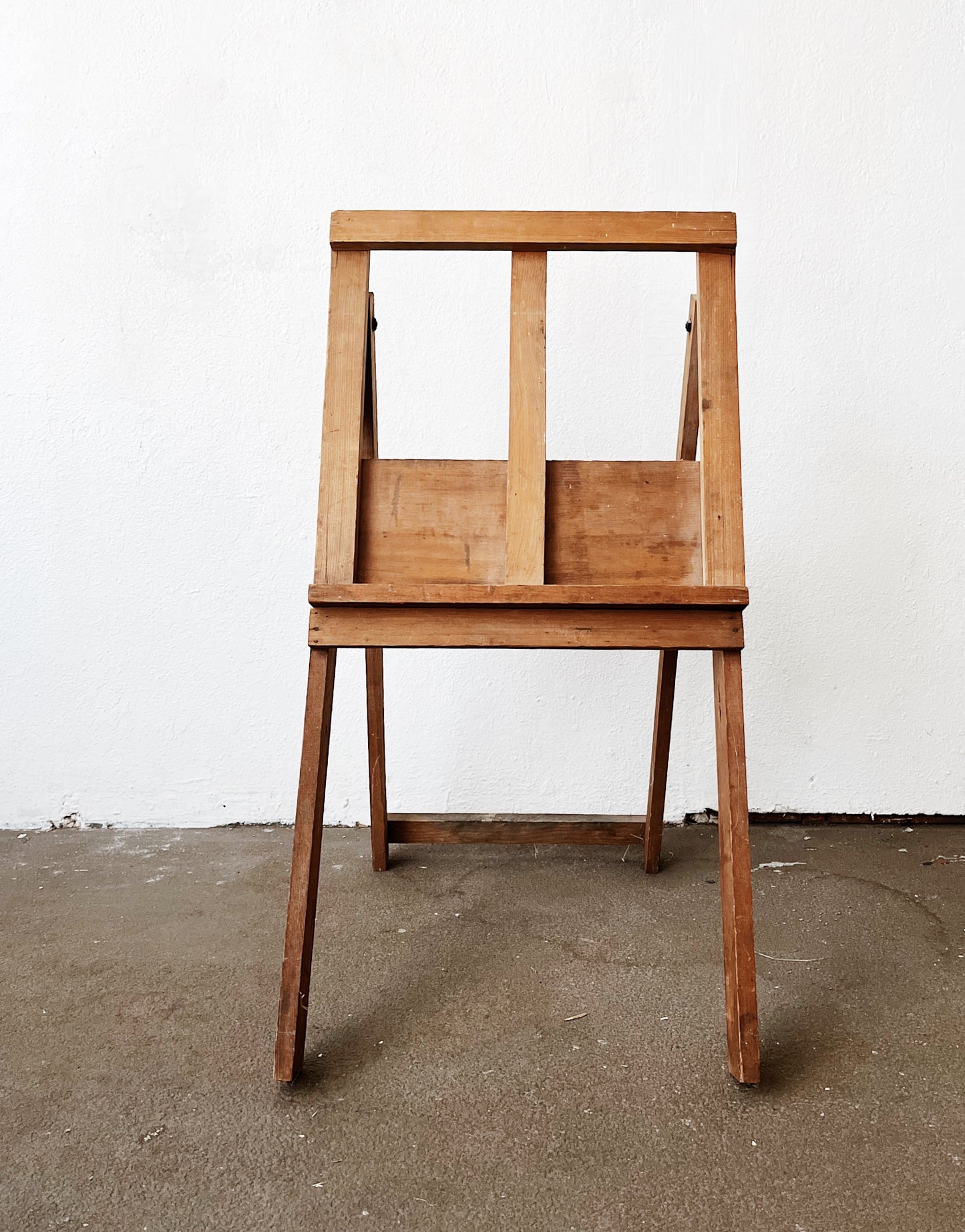 Vintage Wood Floor Easel