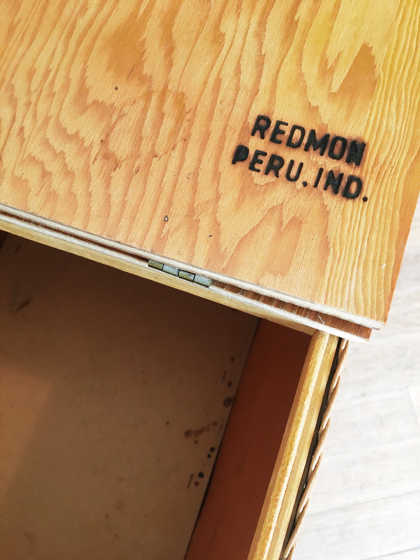 Vintage Redmon Picnic Basket